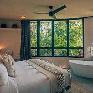 Jungle Rooftop Round -priv Pool-bathtub 2a Tulum